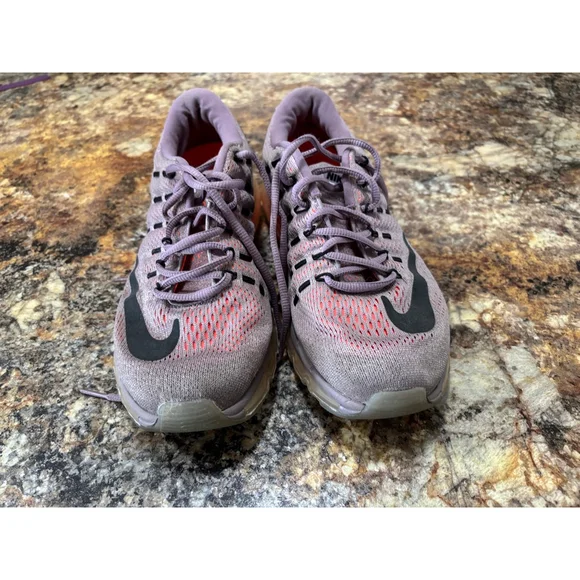 Women’s Nike Air Max 2016 - Picture 2 of 9